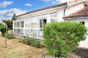 Maison charmante à Montbron avec terrasse et jardin